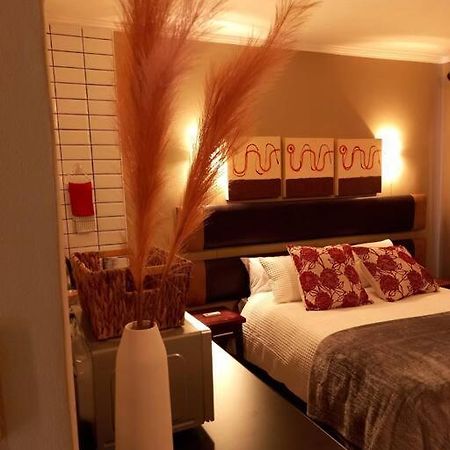 Best Overnight With Free Wifi. Modern & Private Bloemfontein Exterior foto