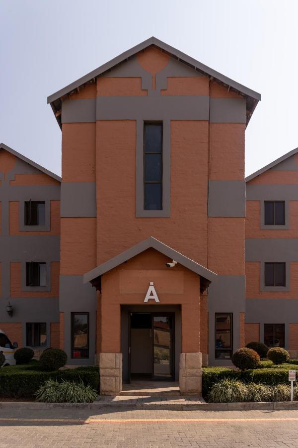Best Overnight With Free Wifi. Modern & Private Bloemfontein Exterior foto